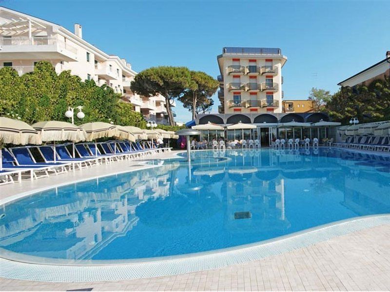 Hotel Cambridge Lido di Jesolo Zewnętrze zdjęcie